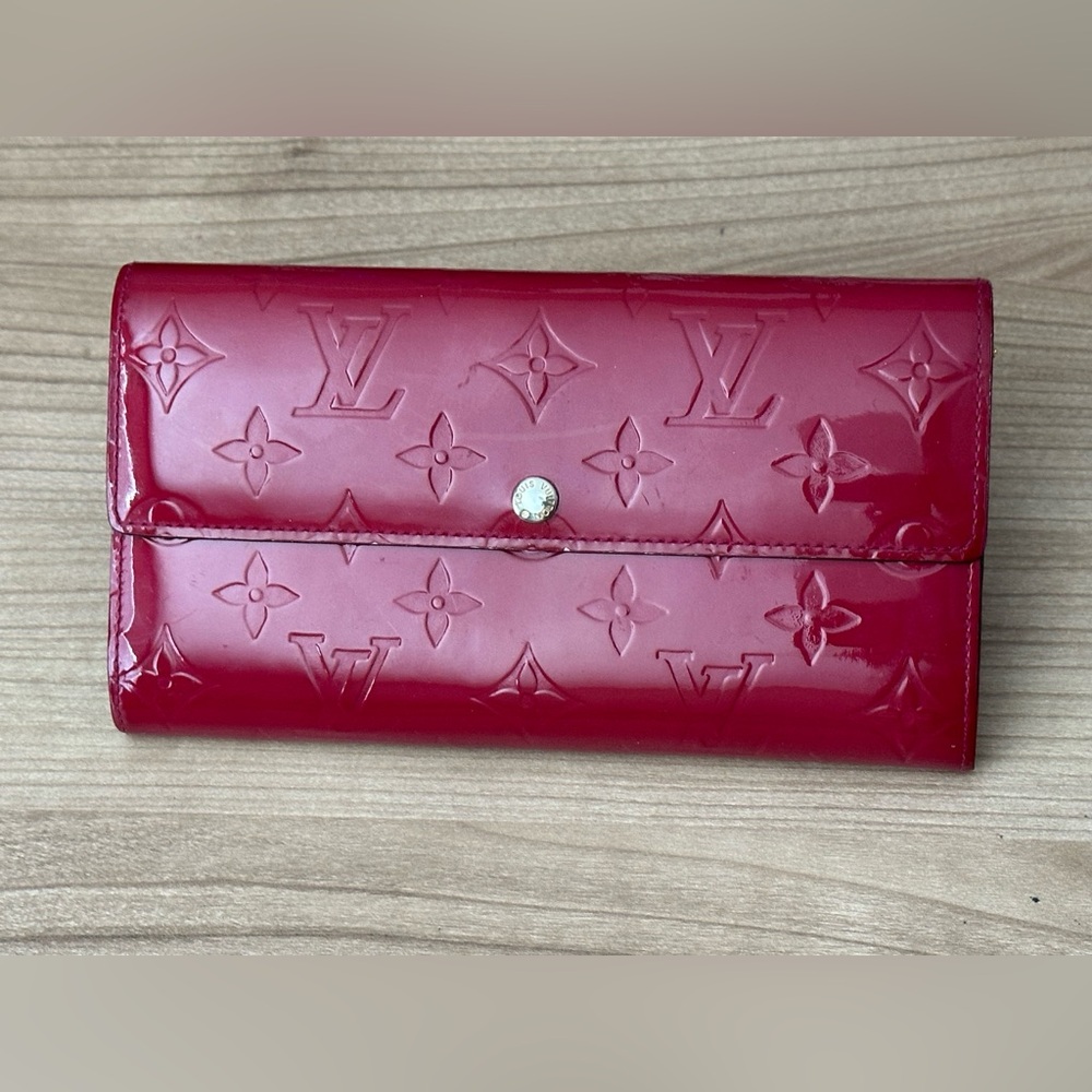 2012 Louis Vuitton Sarah long Wallet red/pink Vernis leather